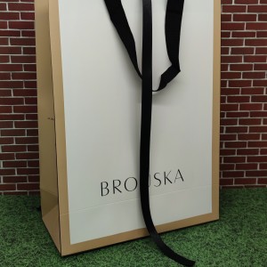 ΧΑΡΤΙΝΕΣ ΤΣΑΝΤΕΣ  ΠΟΛΥΤΕΛΕΙΑΣ ΟΡΘΙΑ ΜΕ ΧΑΡΤΟΝΙ ΚΑΙ ΚΟΛΛΗΤΗ ΚΟΡΔΕΛΑ 11x14x5