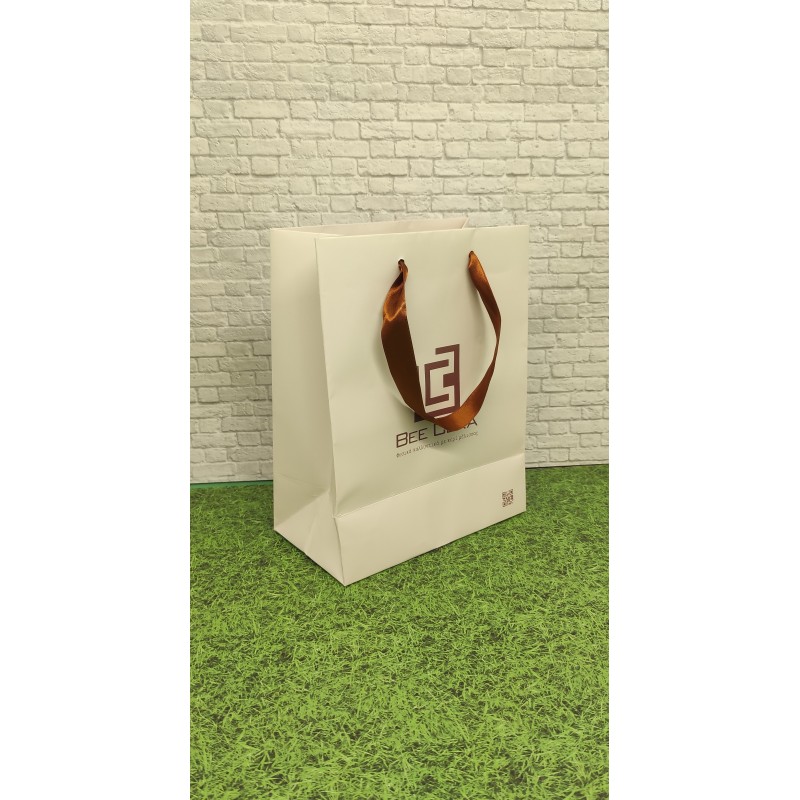 ΧΑΡΤΙΝΕΣ ΤΣΑΝΤΕΣ  ΠΟΛΥΤΕΛΕΙΑΣ ΟΡΘΙΑ ΜΕ ΧΑΡΤΟΝΙ ΚΑΙ ΚΟΛΛΗΤΗ ΚΟΡΔΕΛΑ 11x14x5